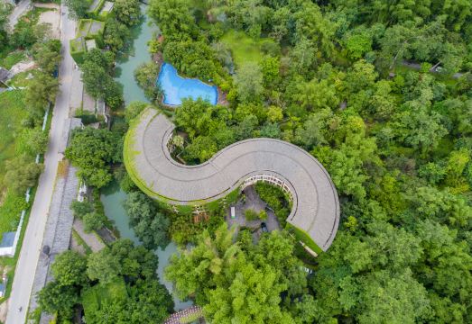 广悦尚·老木棉外景图