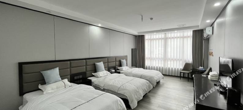 察雅辉腾大酒店图片