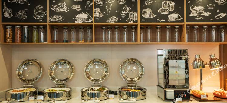 柏曼酒店(邹城华茂万商城店)图片