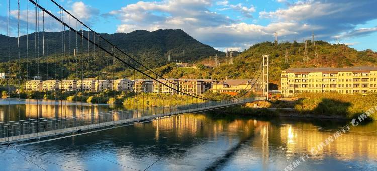 东江湖临江仙·吊桥客栈图片