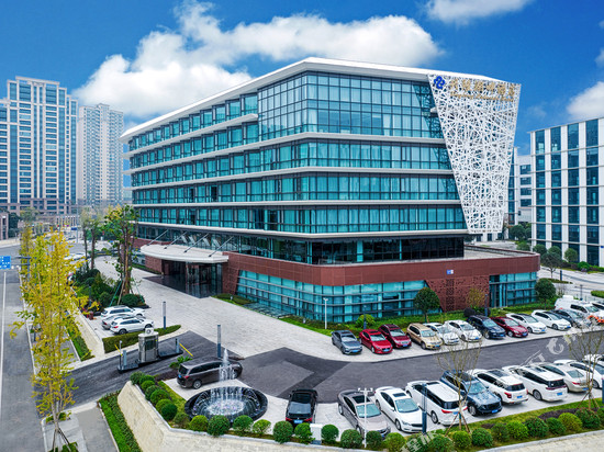 成都兴隆湖畔酒店(西博城店)