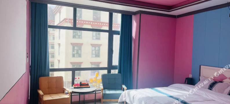 左贡玖一捌电竞影视主题酒店图片