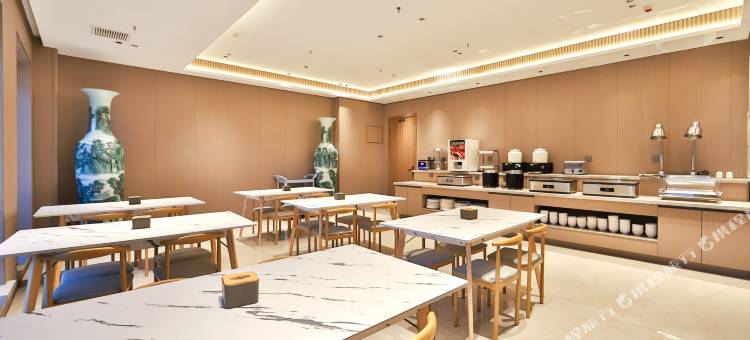 悦豪·假日酒店(敦化高铁站店)图片
