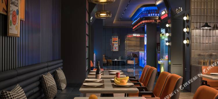 FunGeeX欢致酒店(深圳华强北体育中心店)图片