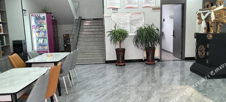 杂多怡来酒店图片