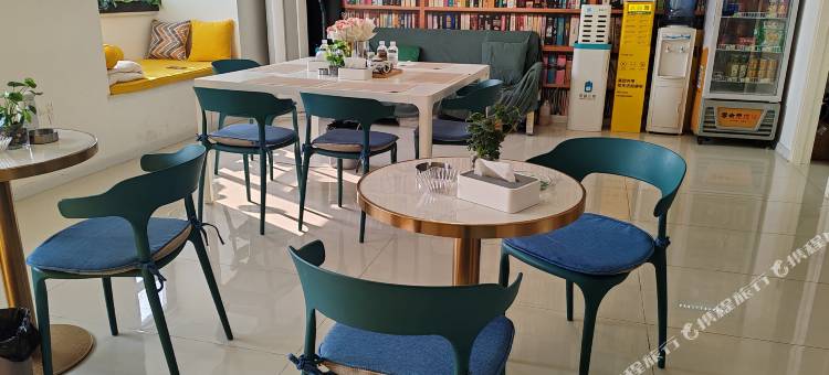 FEELONE设计师酒店(成都四川师范大学店)图片