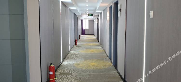 逸居商务电竞酒店(信阳商城花园路店)图片