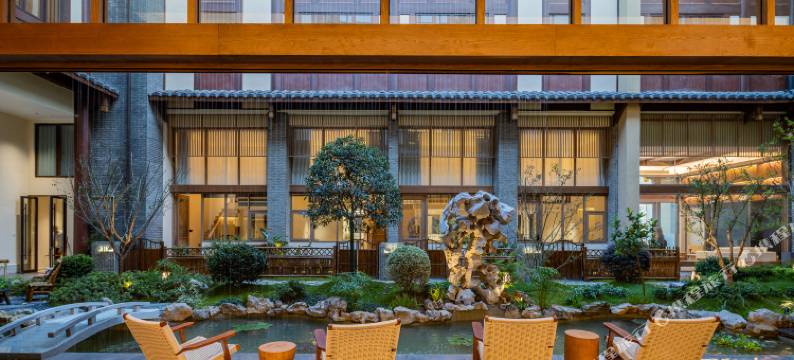 屈乡雅筑楚风庭院民宿(九歌巷子店)图片