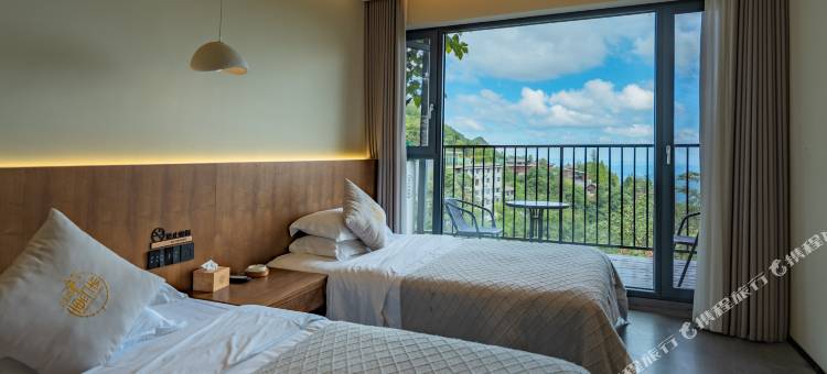 坐忘里·观峦民宿(武当山南岩景区店)图片