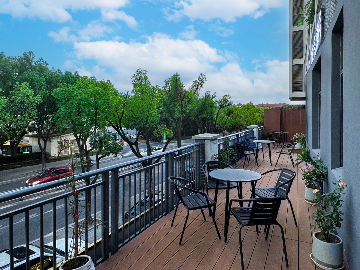 SOLO E-Sports Hotel (Jiashan Sports Center Sanda College) Hotel Overview