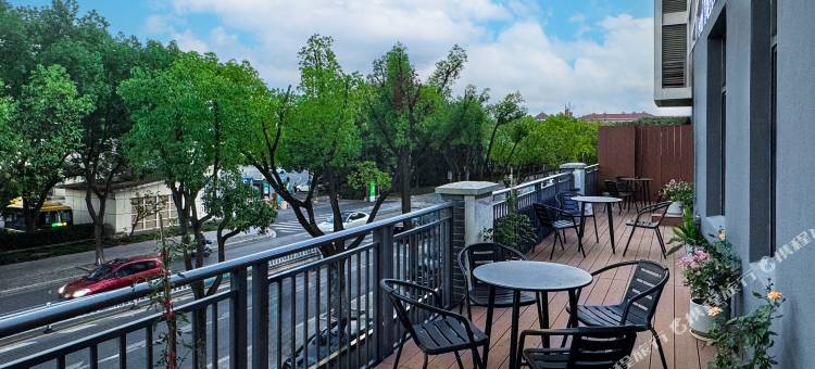 SOLO电竞酒店(嘉善体育馆杉达学院店)图片