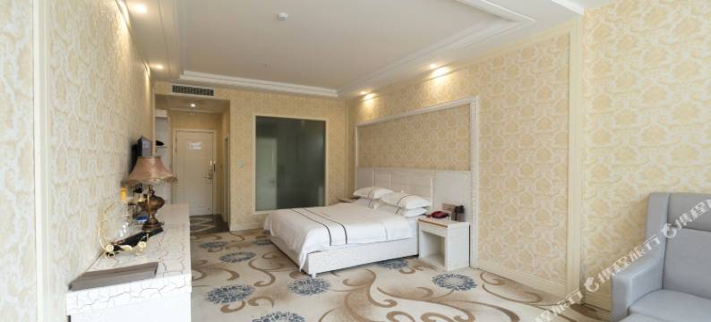 怒江云朵大酒店(青山公园店)图片