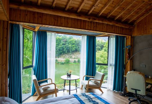 Tonglu and see mountain home stay Hotel Overview