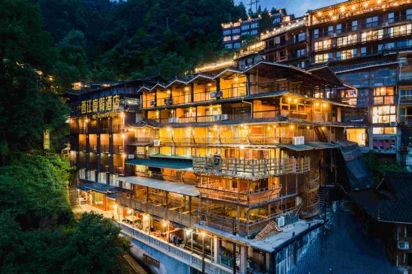 西江度假酒店(西江千户苗寨观景台店)预订价格,联系电话位置地址