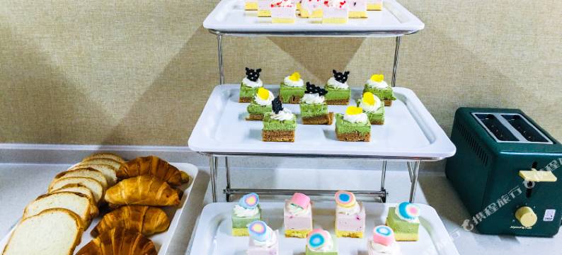 斯维登精品公寓(青岛金沙滩吾悦广场店)图片