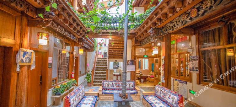 香格里拉古月供氧精品客栈(独克宗古城店)图片