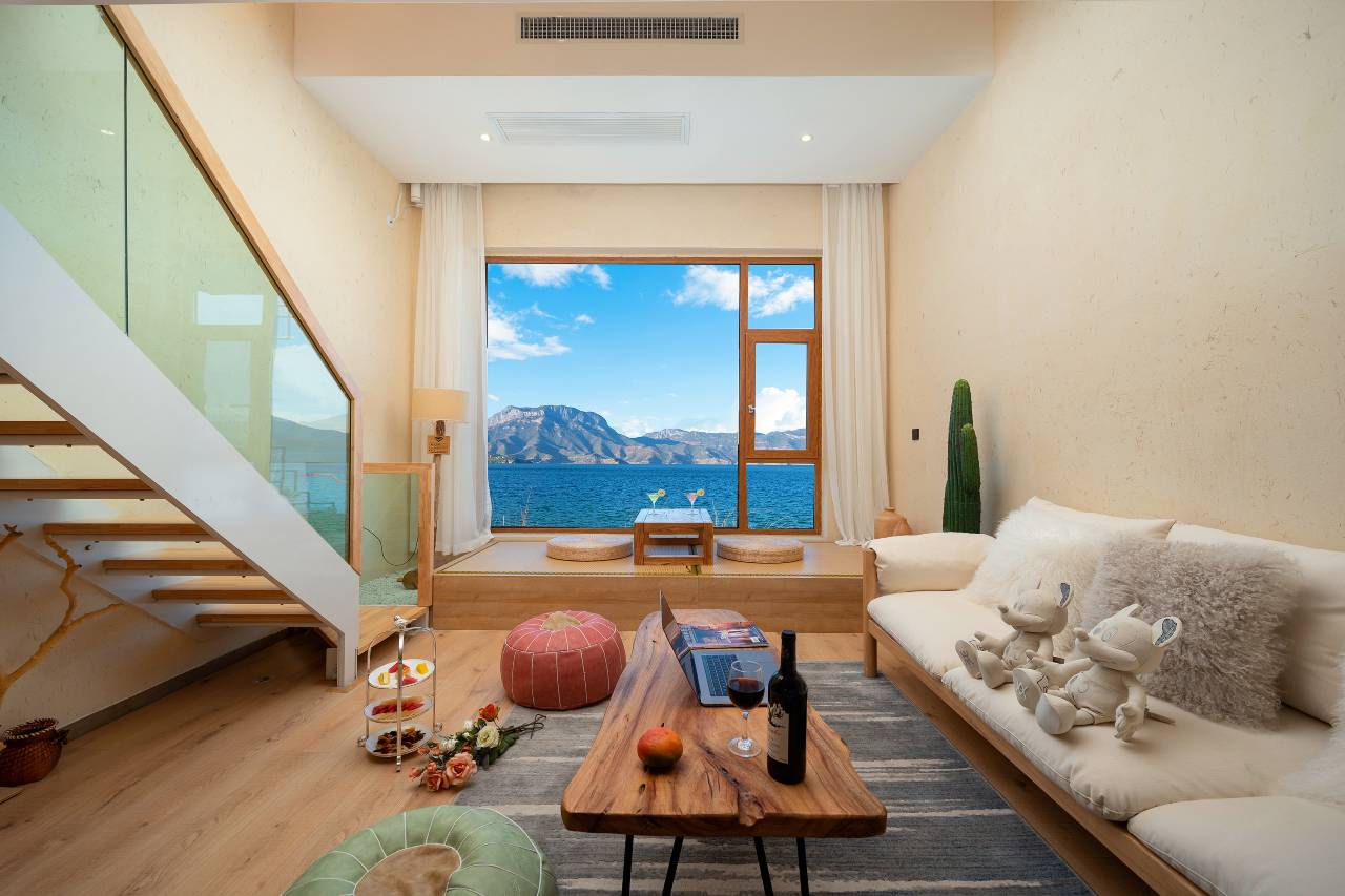 泸沽湖水天壹舍loft湖景度假酒店图片