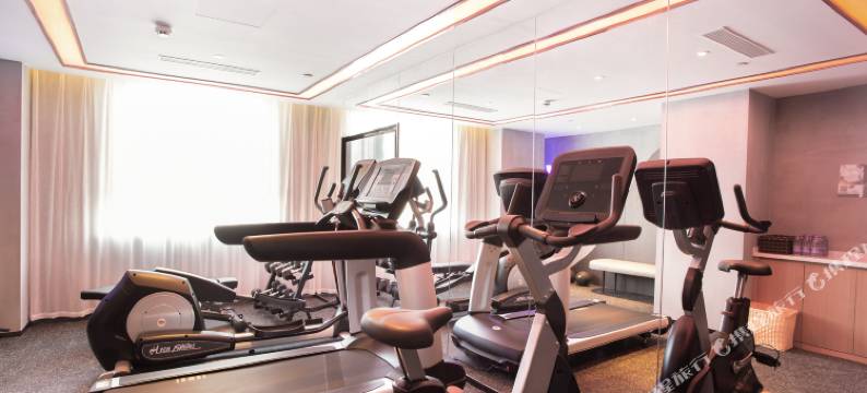 库尔勒孔雀河景观带滨河西路亚朵酒店图片