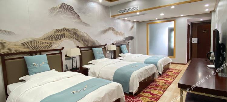 岫云阁(武当山景区琼台店)图片