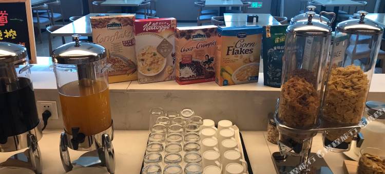 红枕安悦精选酒店(泰华城四平路店)图片