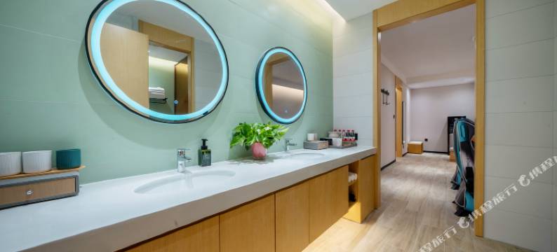 嗨放空间HAVEFUNSPACECENTER电竞酒店(淮河路步行街银泰中心店)图片