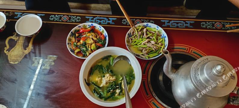 上木居贡噶山居图片