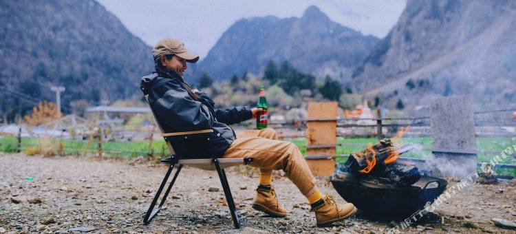 雨崩远方的家二号院(德钦店)图片