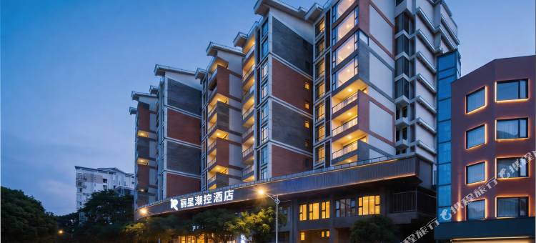 丽呈潮控酒店(桂林象鼻山景区两江四湖店)图片