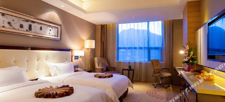 保康名人酒店图片