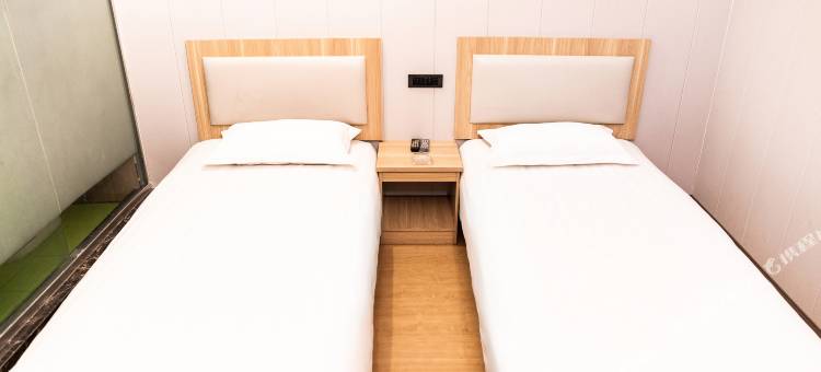 易佰良品酒店(武陟红旗路兴华家电店)图片