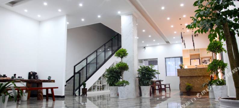 牟定鼎冠酒店图片