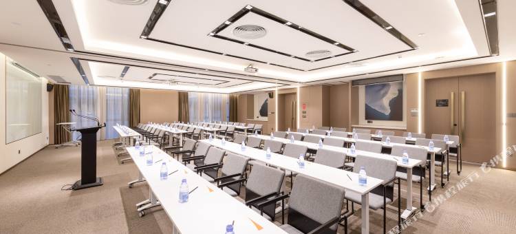 珠海唐家湾大学城金鼎广场亚朵酒店图片