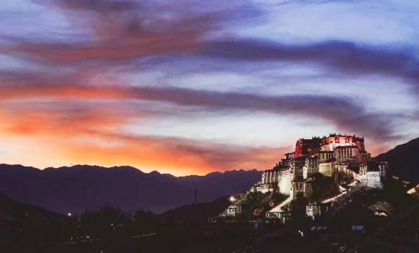 拉萨扎西曲塔风情酒店(布达拉宫八廓街店)图片