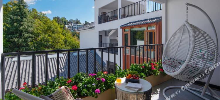 时间里丨临溪森氧雪山观景Holiday Hotel(丽江古城大水车店)图片