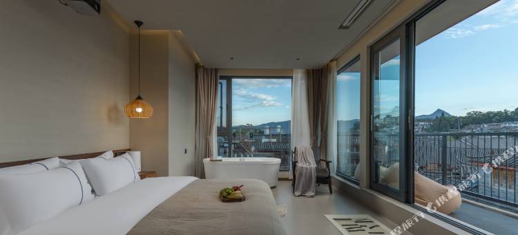 秋池居Qiuchi·观古城全景·设计师度假酒店(丽江古城大水车店)图片