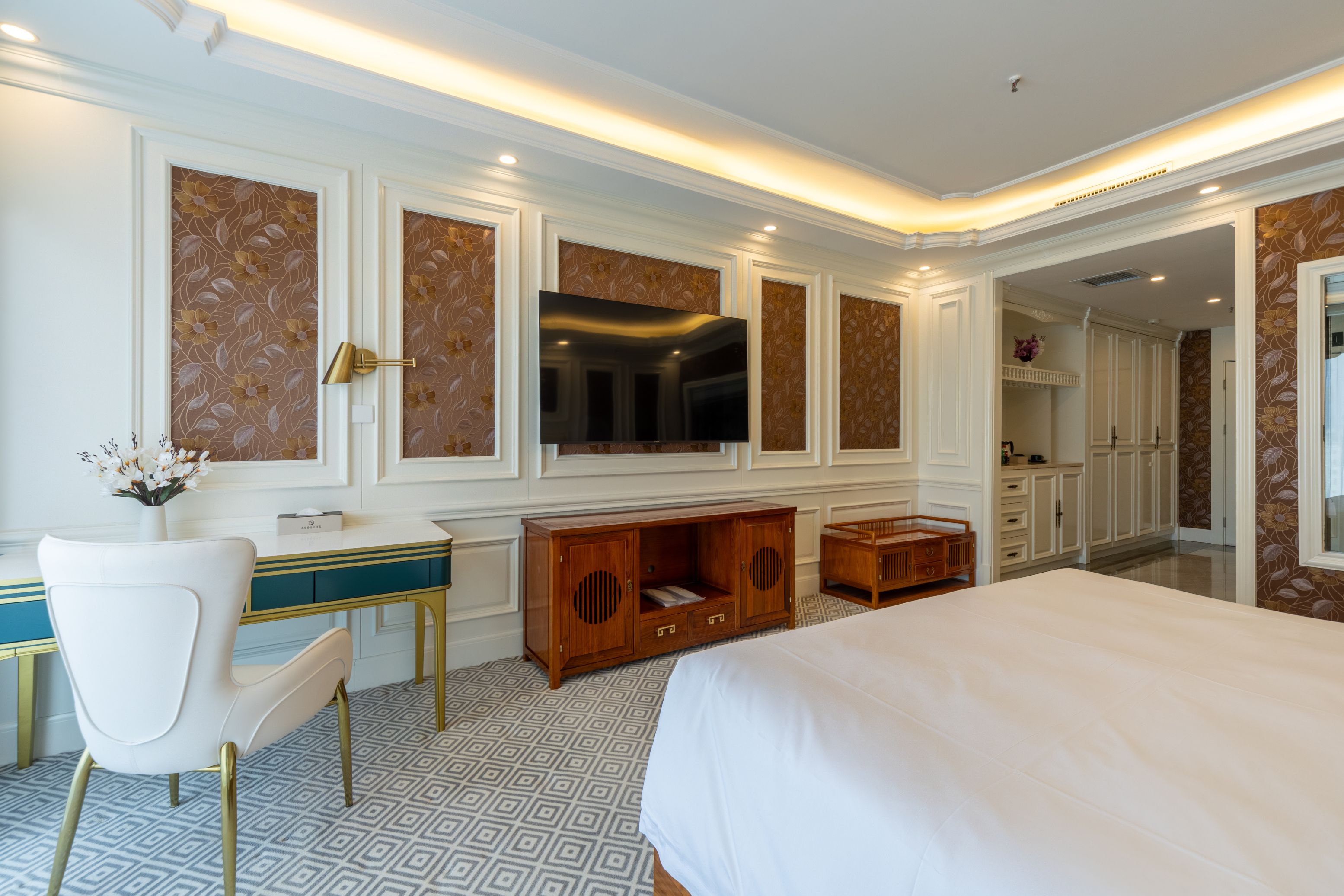 Taihe Deng International Hotel (Xianghe Wuyi Road) Over view