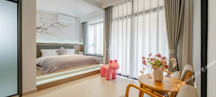 花筑·拾光岸恋民宿(大良钟楼地铁站清晖园店)图片