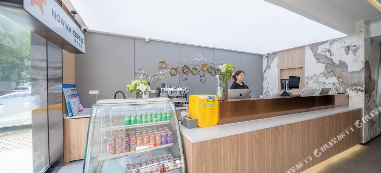 唯庭酒店(上海百联中环购物广场真光路地铁站店)图片