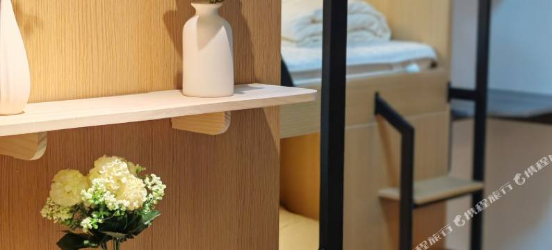 凌晨两点半·青年旅舍(太白南路地铁店)图片