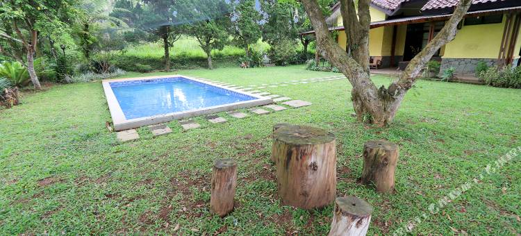 带游泳池的Villa ChavaMinerva Hanni Ciater(Villa ChavaMinerva Hanni Ciater with Pool)图片