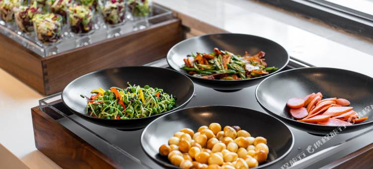 天津五大道外国语大学亚朵酒店图片