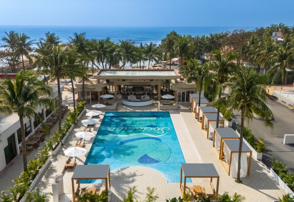 万宁日月湾花间泊·热浪里外景图