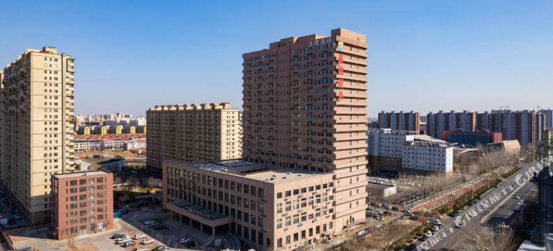 草莓熊电竞民宿(青县政府店)图片