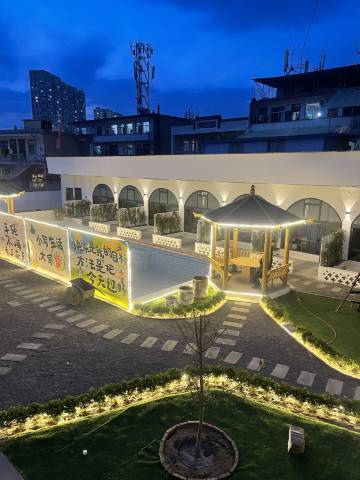 凤山小院(吕梁离石龙凤北大街店)