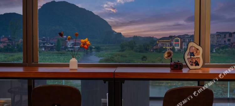 云顶·悬空Coffee全景酒店(普者黑村普新桥店)图片