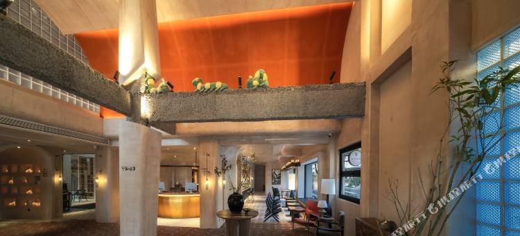 悠然江畔设计师艺术酒店图片