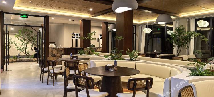 理塘花栖云谷酒店(然日卡村店)图片