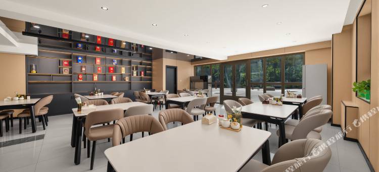 疆典胡杨酒店图片