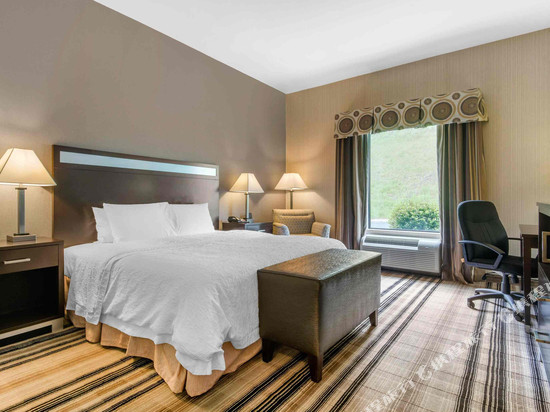 希尔顿欢朋酒店-米德维尔