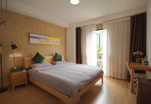 Xiaoyin Fanghua GuesthouseHotel Overview